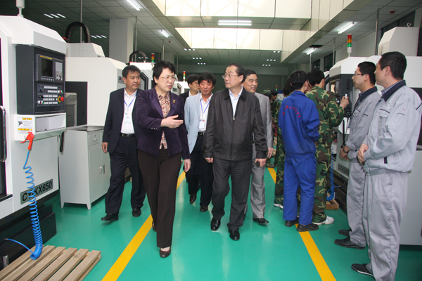 李淑芹部长实地考察球友会实训中心.jpg